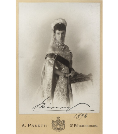 Prinsesse Dagmar som ung kejserinde i Skt. Petersborg